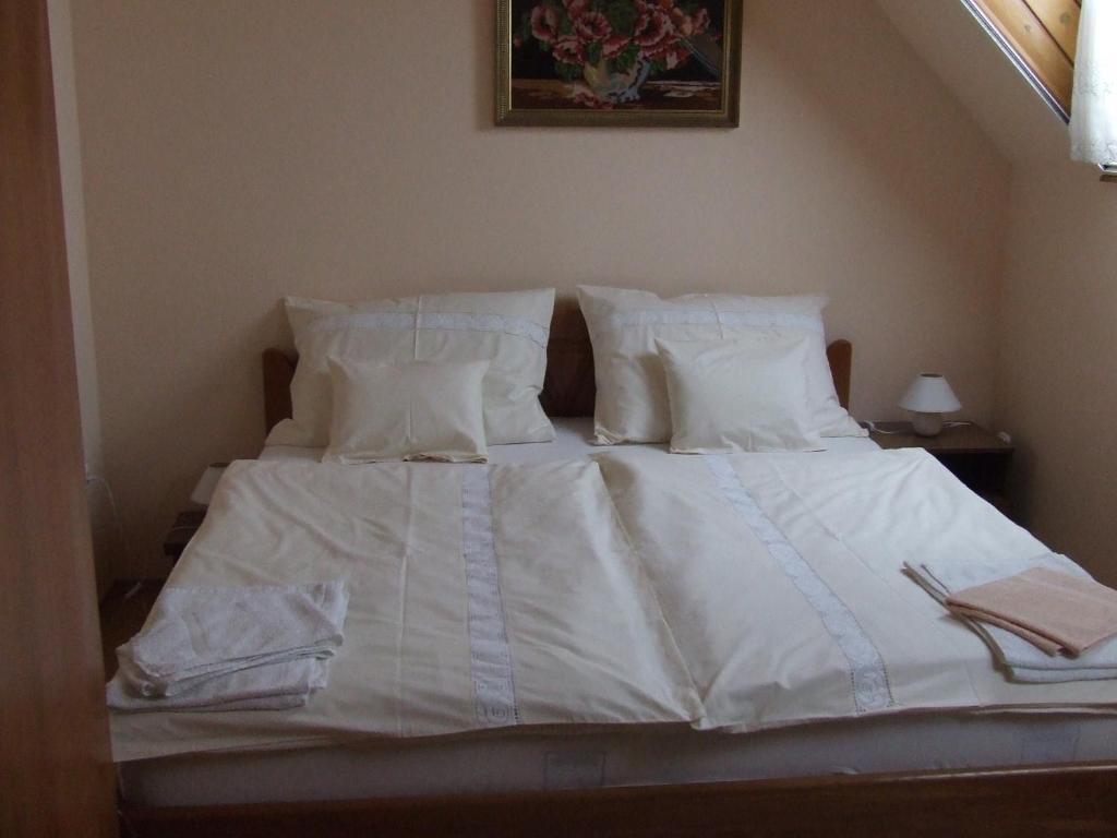 Abbázia Apartman Apartman Eger Szoba fotó